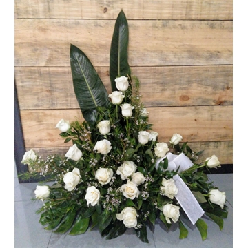 Centro funerario con 24 rosas blancas o rojas - Imagen 1