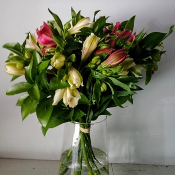 Ramo de Flores rosas por 15€ en Viveros Laraflor