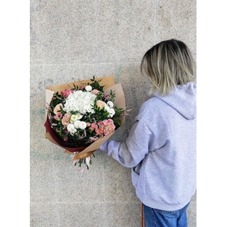 Ramo con hortensia en tonos claros - Imagen 1