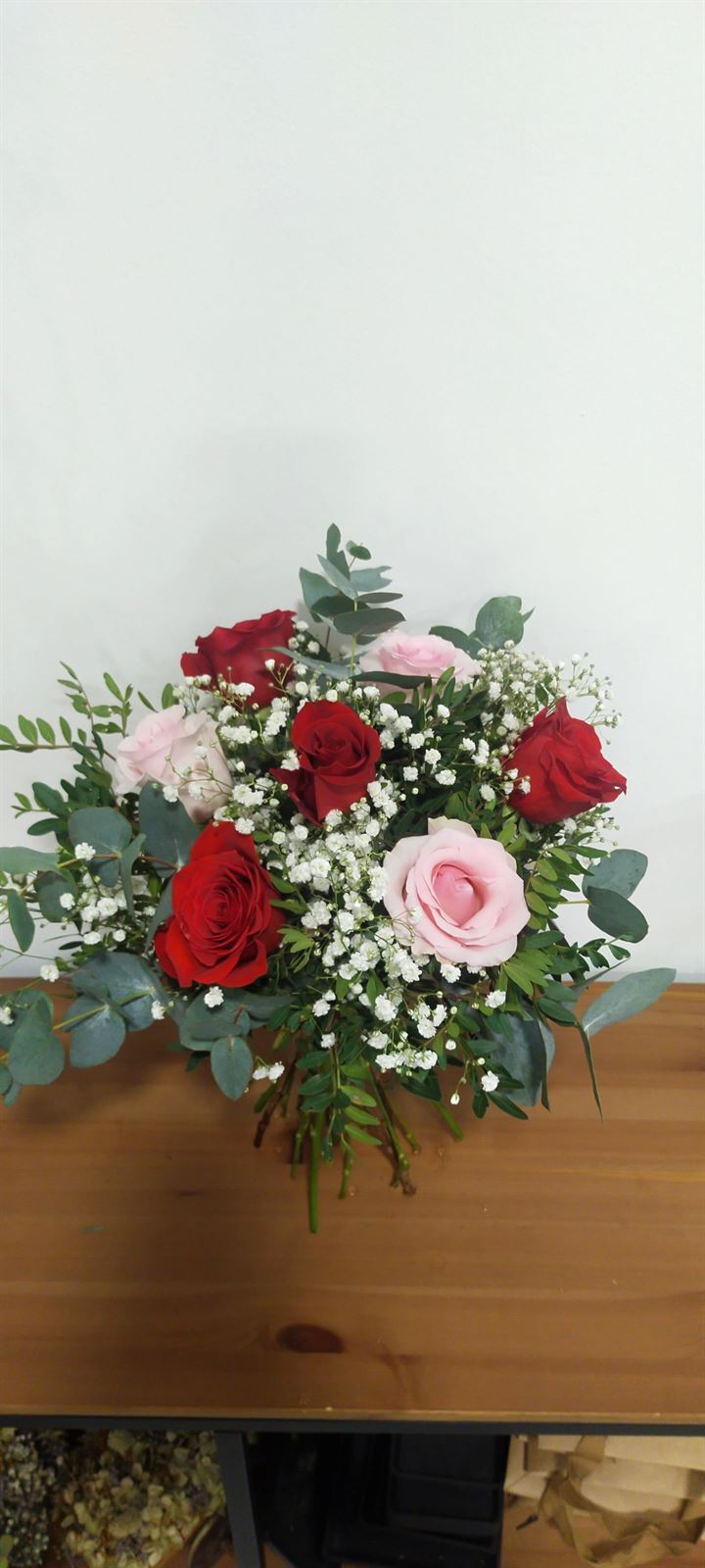 Ramo de 7 rosas combinado - Imagen 3