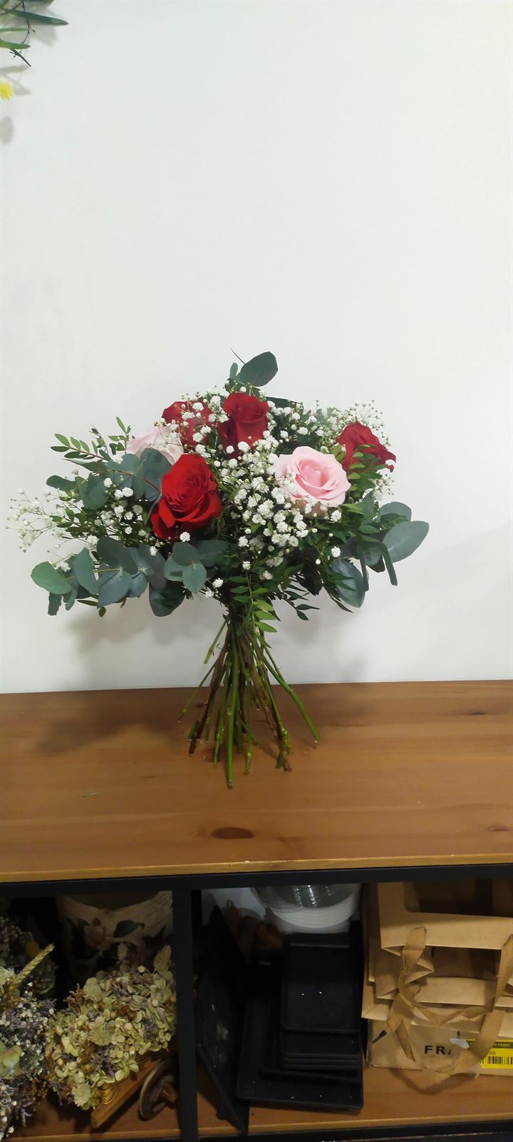 Ramo de 7 rosas combinado - Imagen 4