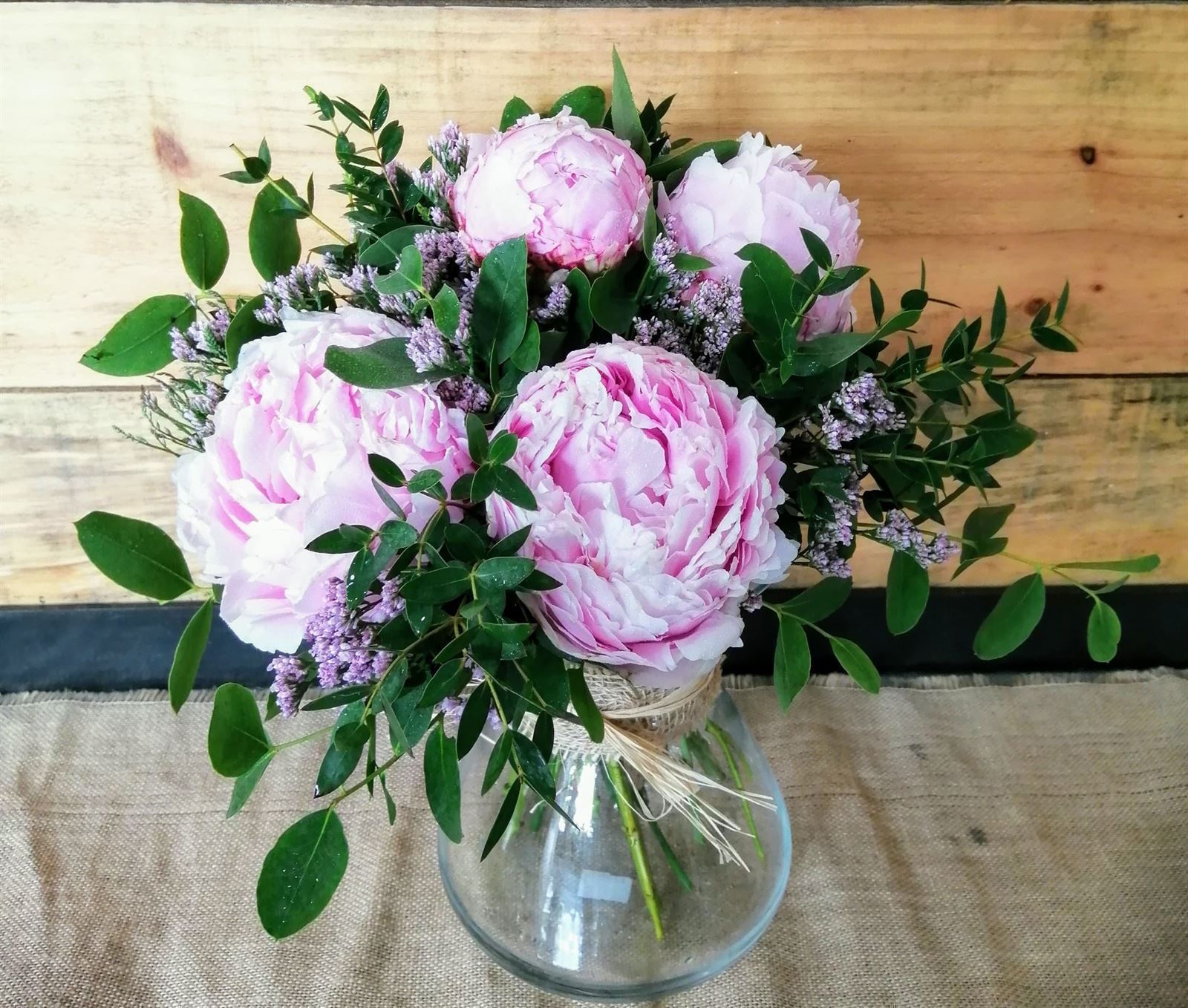 Ramo de peonias - Imagen 1