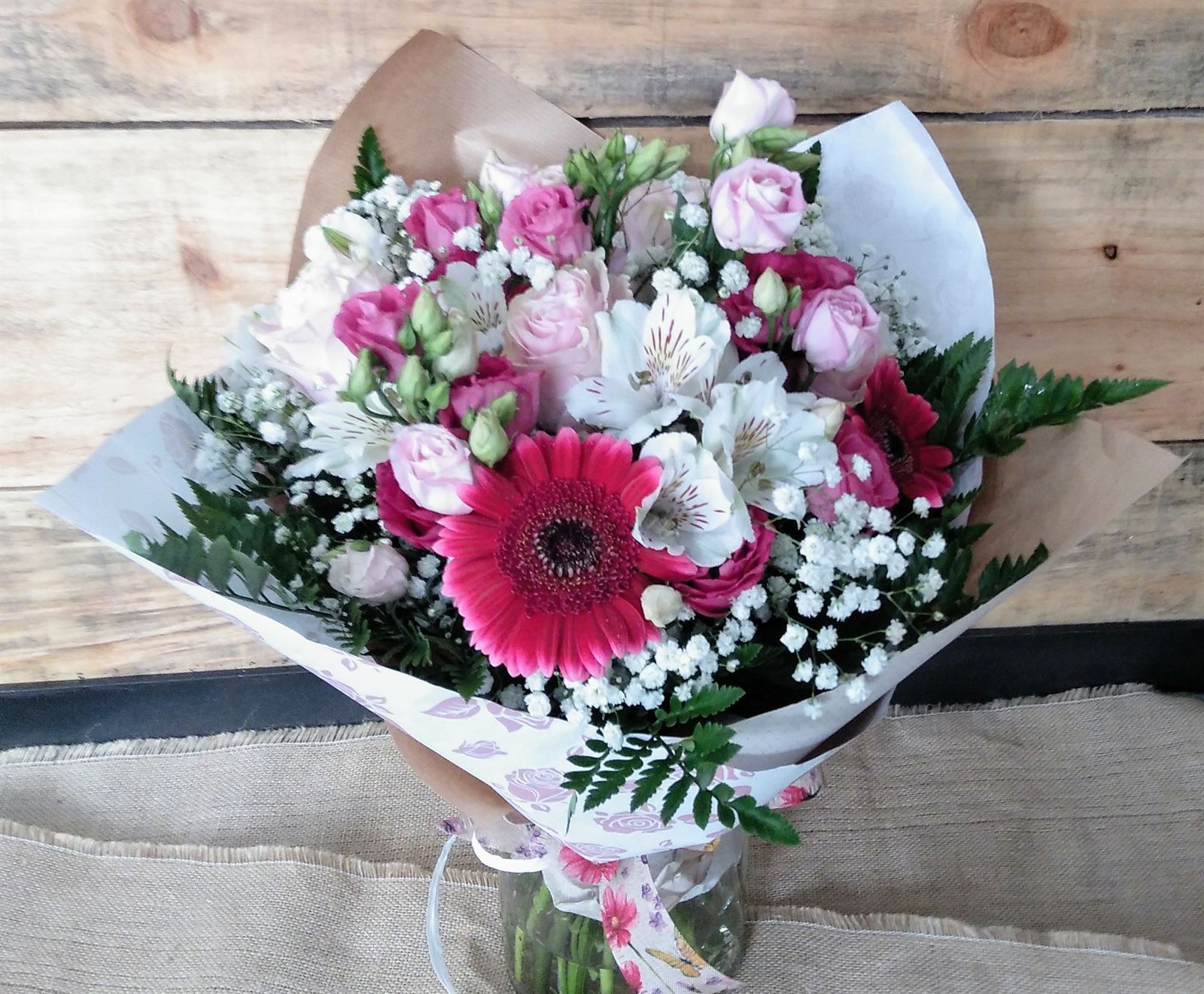 Ramo variado rosa - Imagen 1